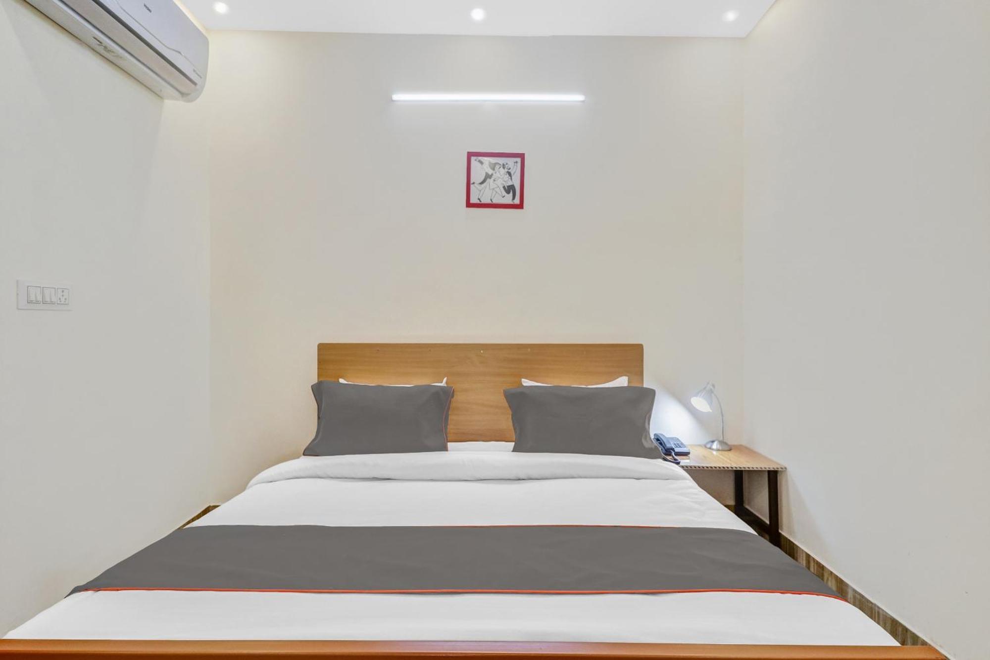 Super Capital O Moody Inn Delhi  Exterior photo